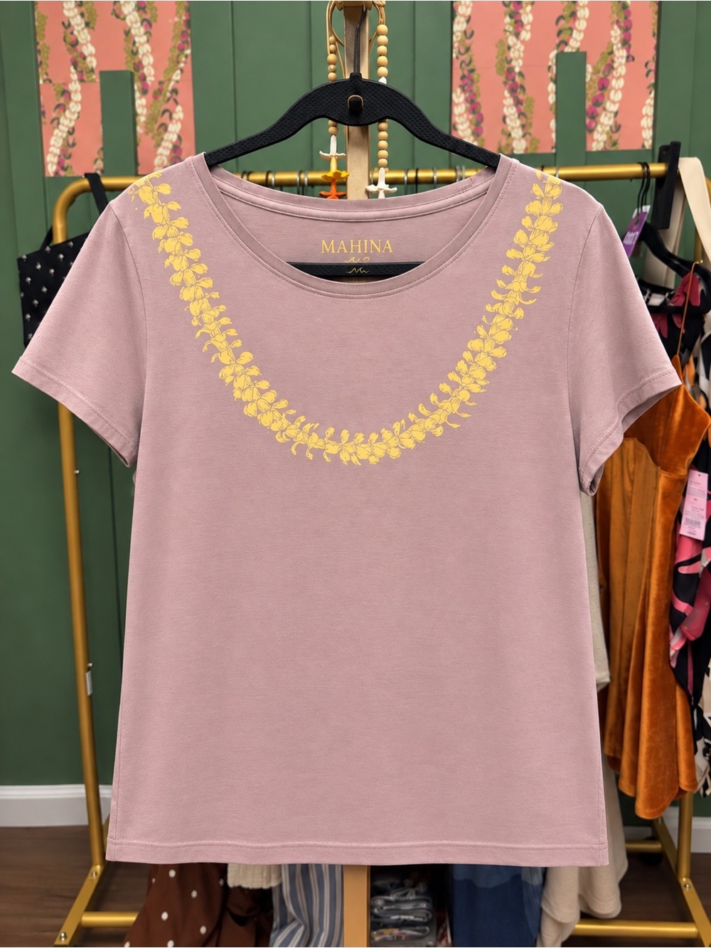 Mahina Made Mauve short sleeve tee with lei Size XL